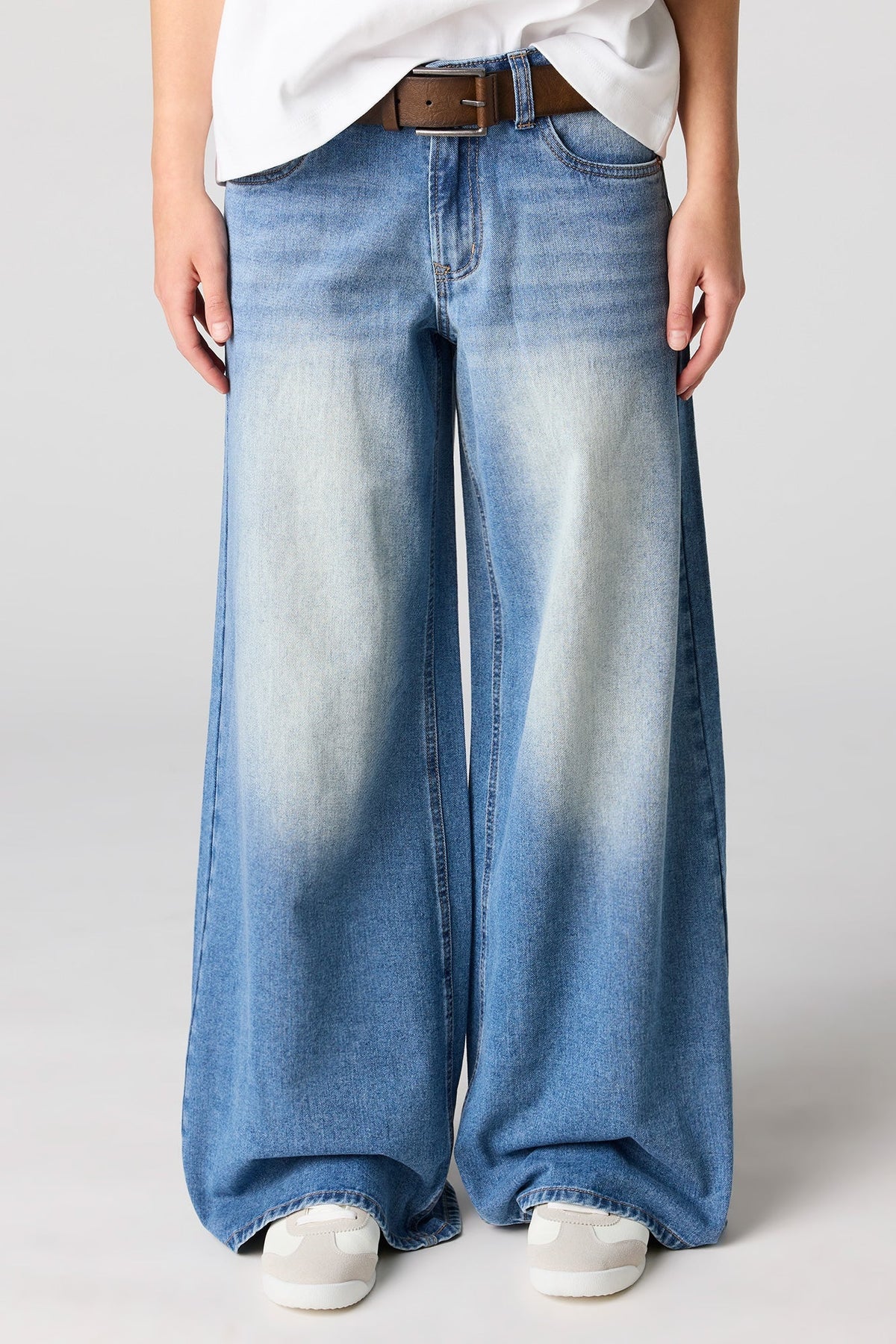 Low Rise Ultra Wide Jean