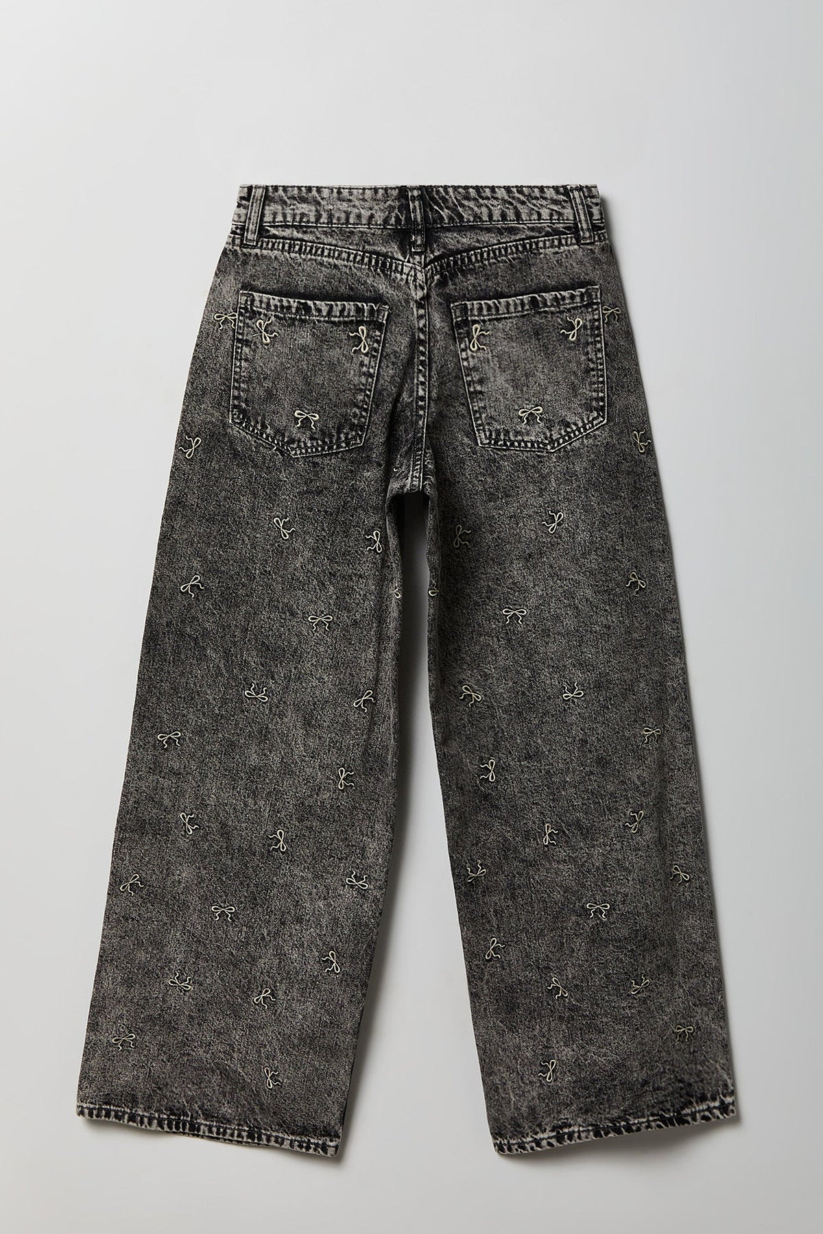 Low Rise Bow Embroidered Baggy Denim Jean