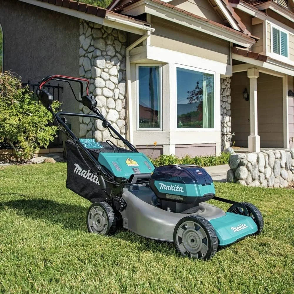Makita 40V max XGT Brushless 21 in Self‐Propelled Commercials Lawn Mowers Kit GML01PL