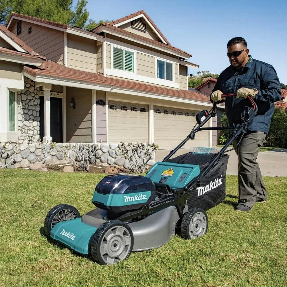 Makita 40V max XGT Brushless 21 in Self‐Propelled Commercials Lawn Mowers Kit GML01PL