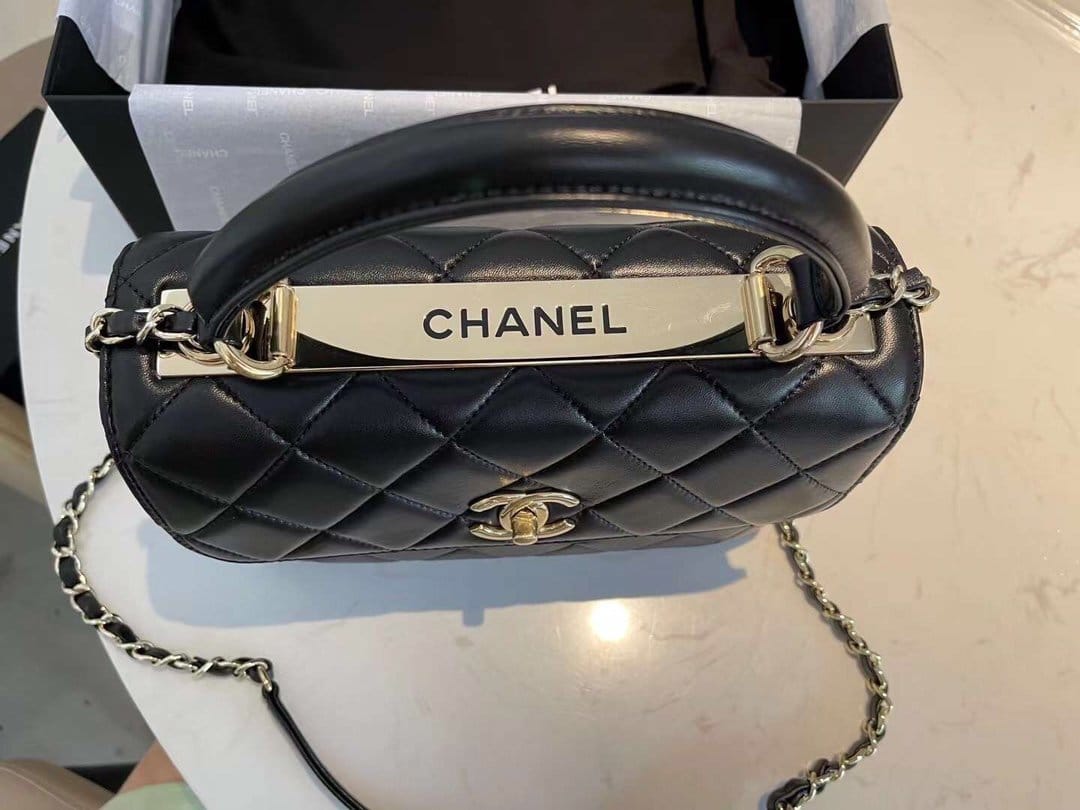 Chanel Classic Flap Bag Gold Hardware 25cm Black
