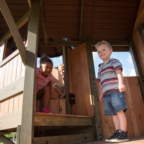 Backyard Discovery Eagles Nest Playhouse - Play Equipment