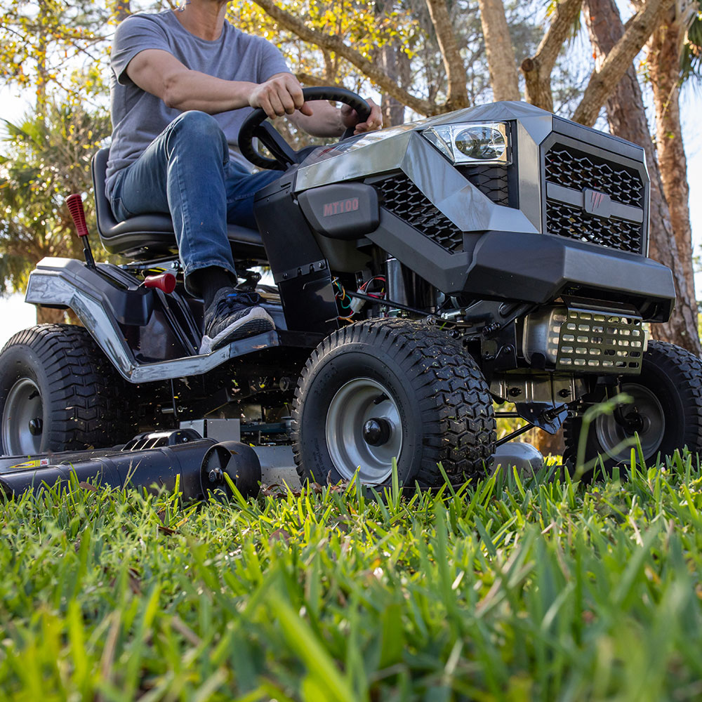 Murray mt100 Riding Lawn Tractor Mower 42 in. 13.5 HP 500cc E1350 Series Briggs and Stratton Engine 6-Speed Manual Gas
